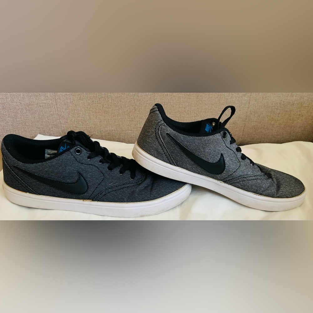Nike Size 9 US 843896-004 Black/White